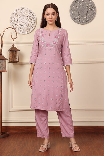 W for Woman Pink Floral Printed Thread Embroidered Rayon Kurta And Pants Co-Ord Set