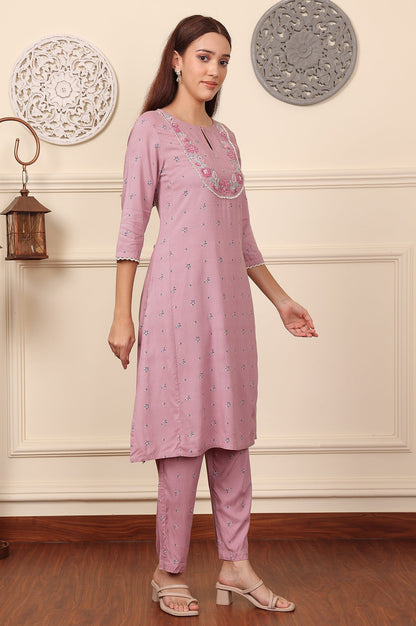 W for Woman Pink Floral Printed Thread Embroidered Rayon Kurta And Pants Co-Ord Set