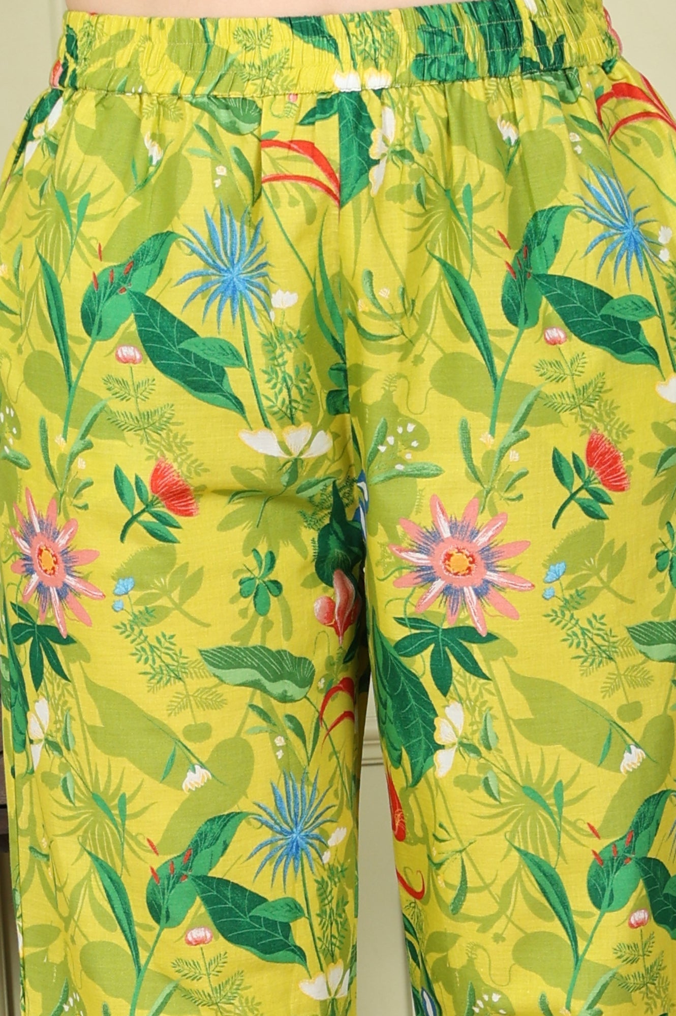 W for Woman Green Floral Printed Pure Cotton Straight Kurta And Pants Co-Ord Set