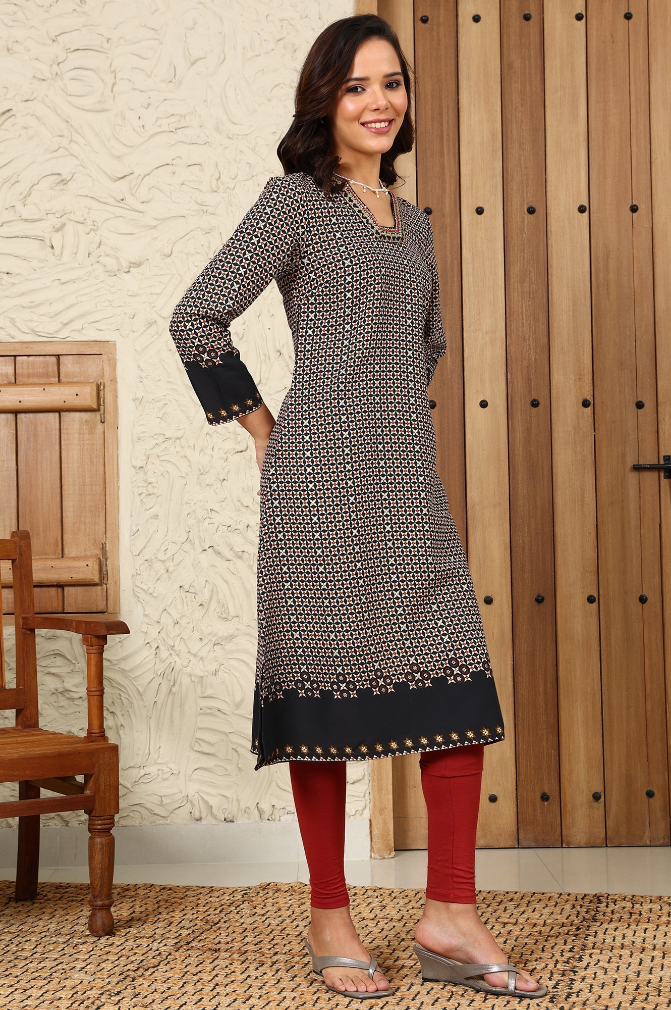 W for Woman Black Geometric Printed Rayon A-Line Kurta With Metallic Embroidery On Neck