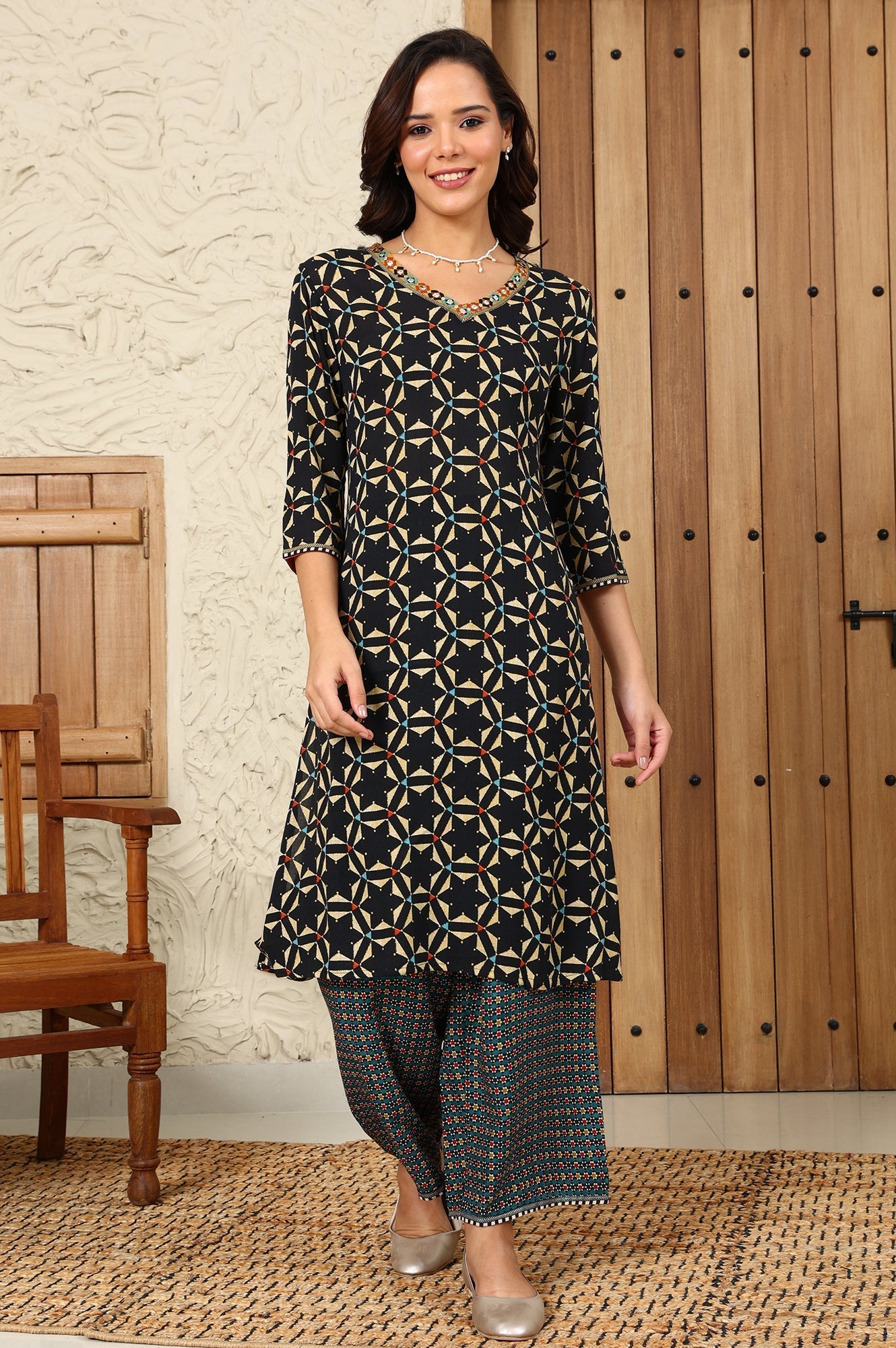 W for Woman Black Geometric Printed V-Neck Rayon Crepe Kurta With Sequin Detailing