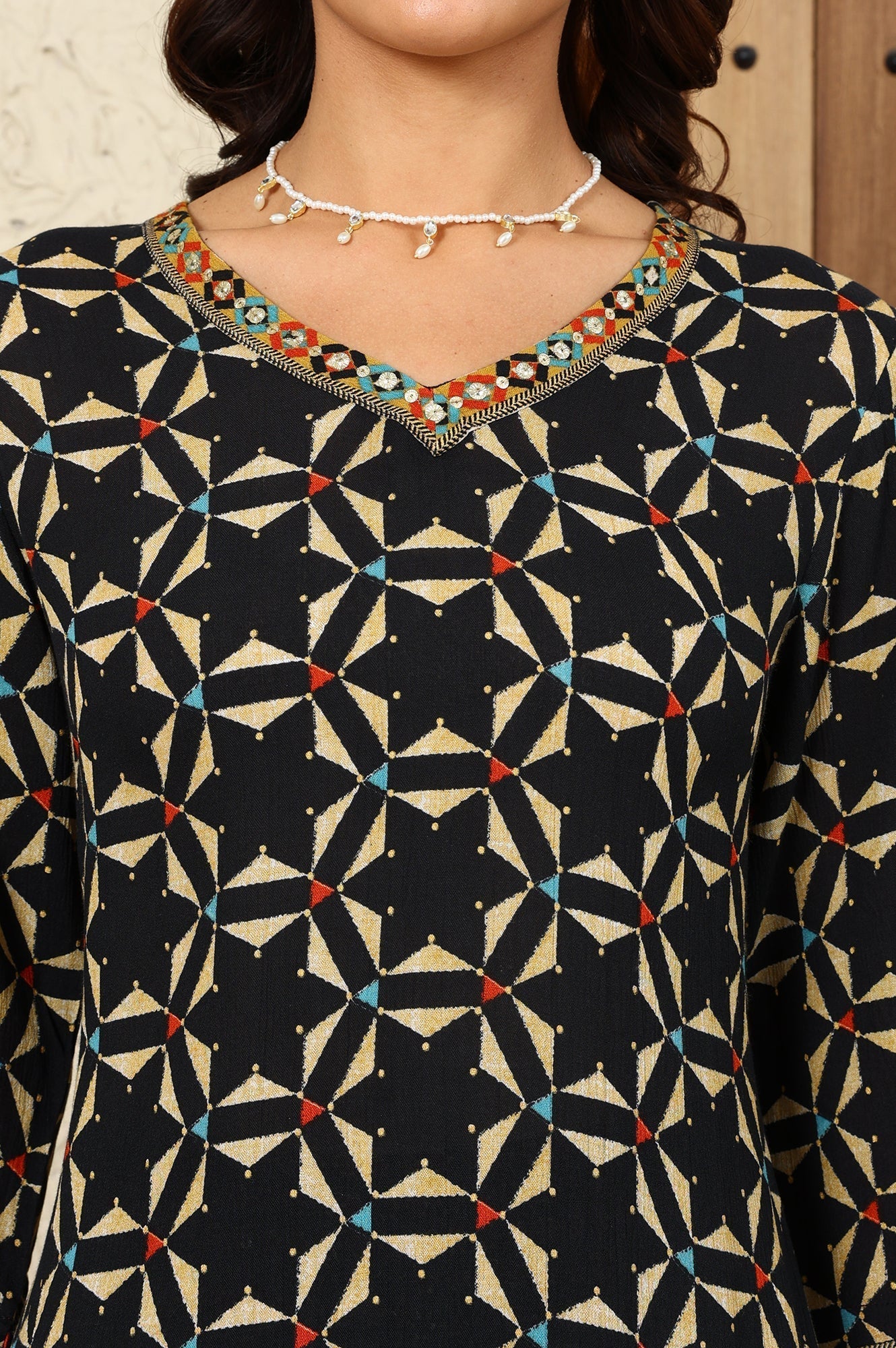 W for Woman Black Geometric Printed V-Neck Rayon Crepe Kurta With Sequin Detailing