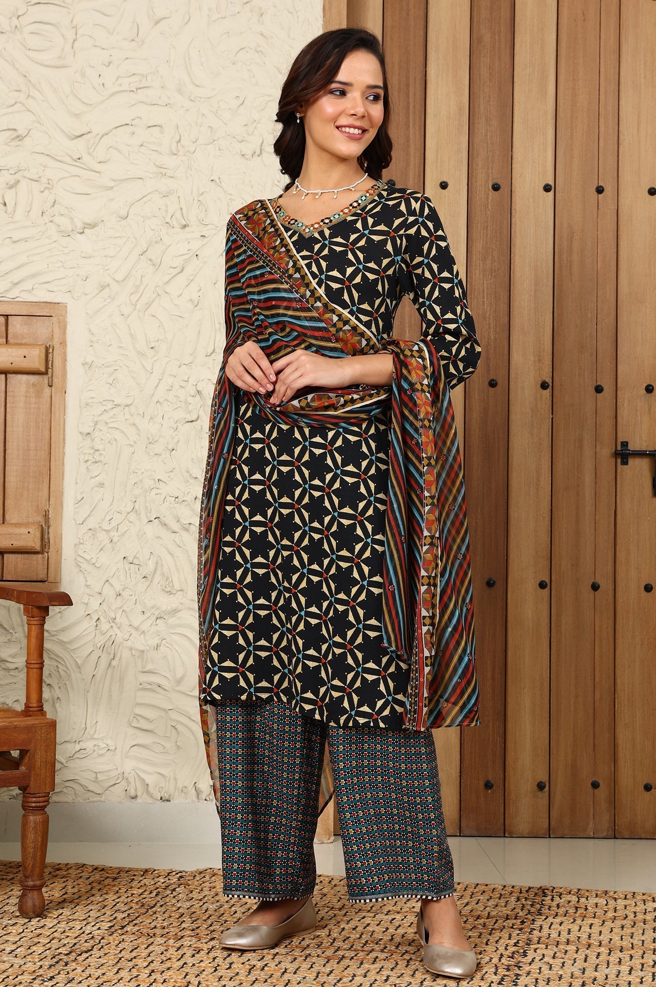 W for Woman Black Geometric Printed V-Neck Rayon Crepe Kurta With Sequin Detailing