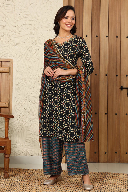 W for Woman Black Geometric Printed V-Neck Rayon Crepe Kurta With Sequin Detailing