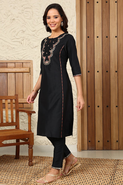W for Woman Black Solid Dori Embroidered Festive Straight Kurta