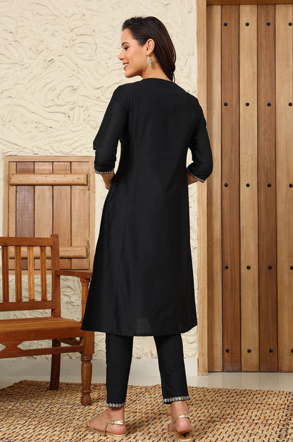 W for Woman Black Solid Dori Embroidered Festive Straight Kurta