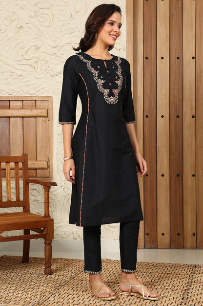 W for Woman Black Solid Dori Embroidered Festive Straight Kurta