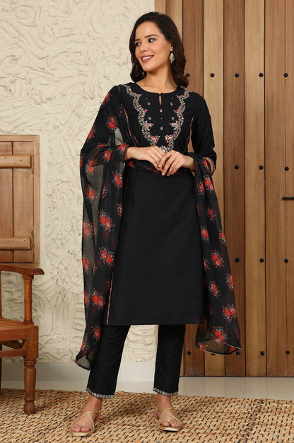 W for Woman Black Solid Dori Embroidered Festive Straight Kurta