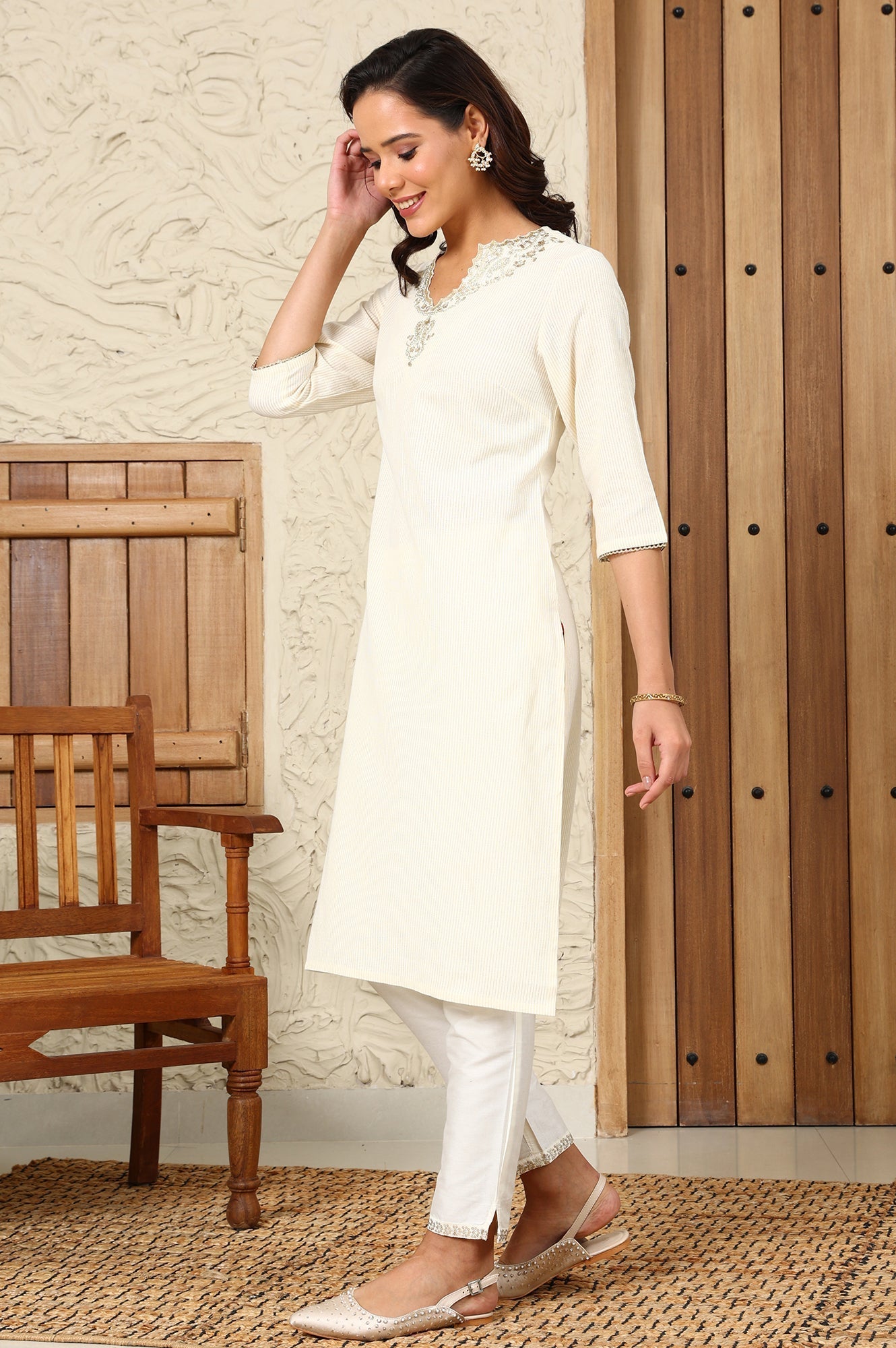 W for Woman White Striped Yarn-Dyed Embroidered Straight Cotton Kurta