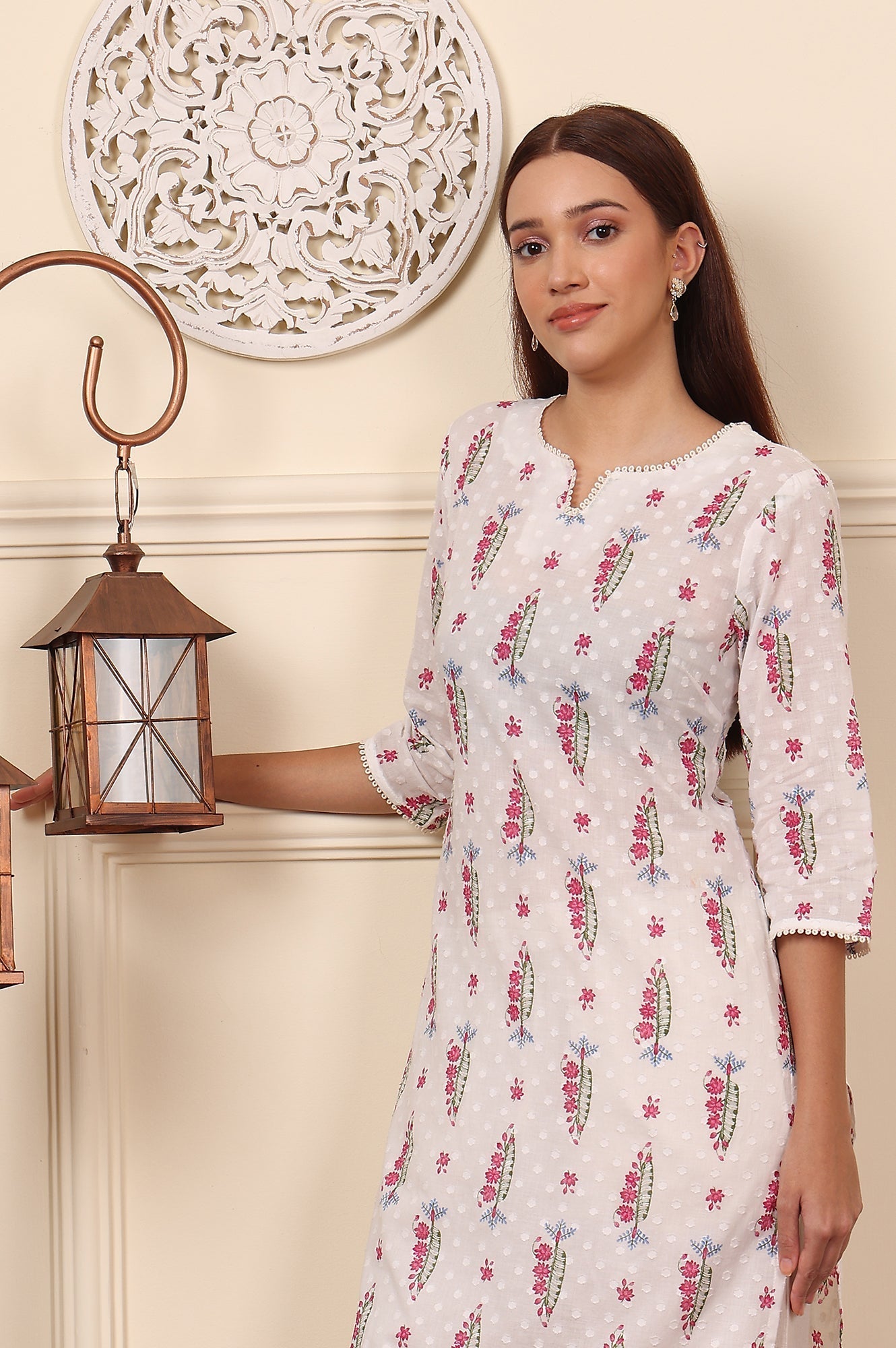 W for Woman White Floral & Leaf Printed Textured Pure Cotton Straight Kurta