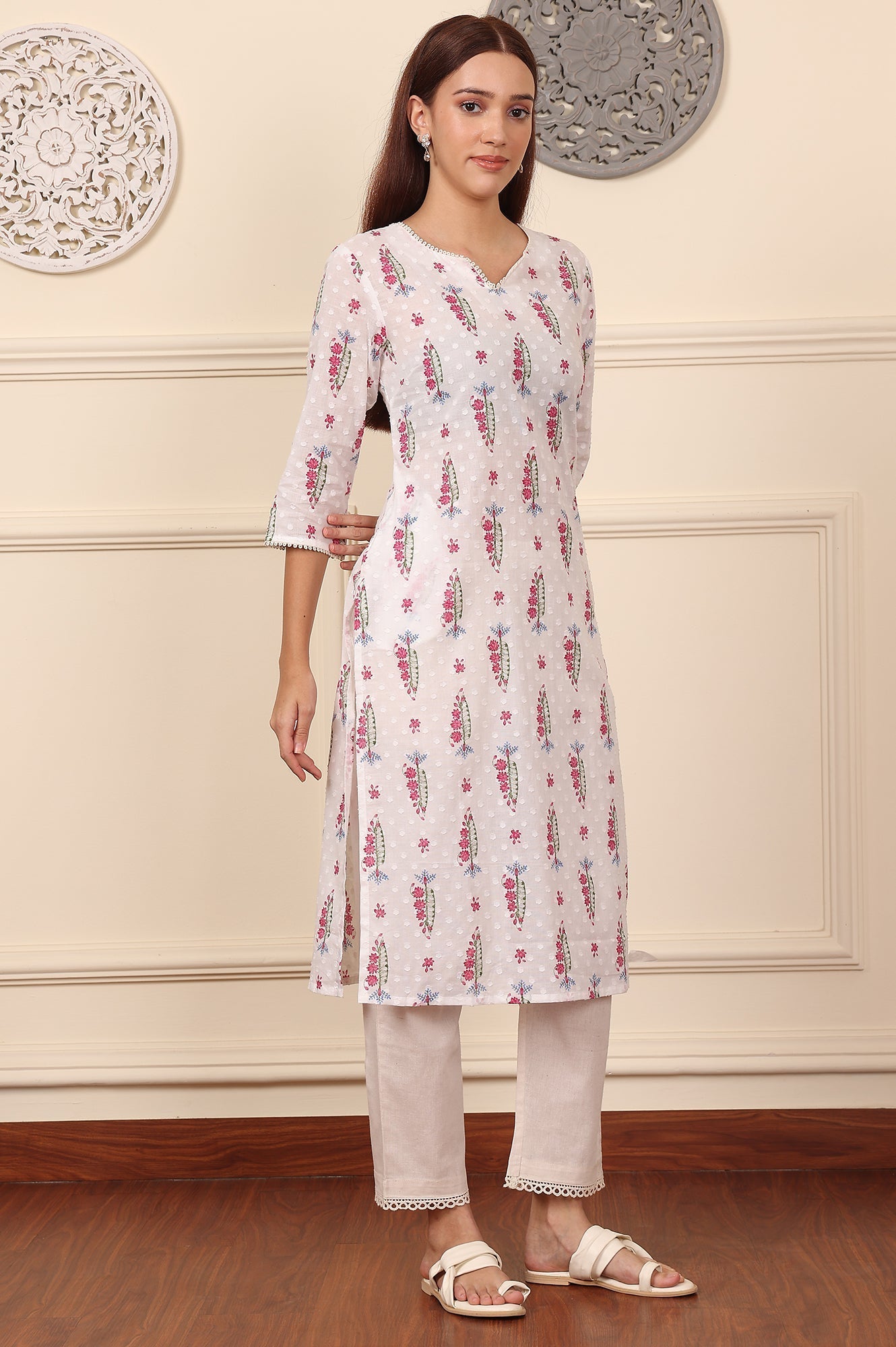 W for Woman White Floral & Leaf Printed Textured Pure Cotton Straight Kurta