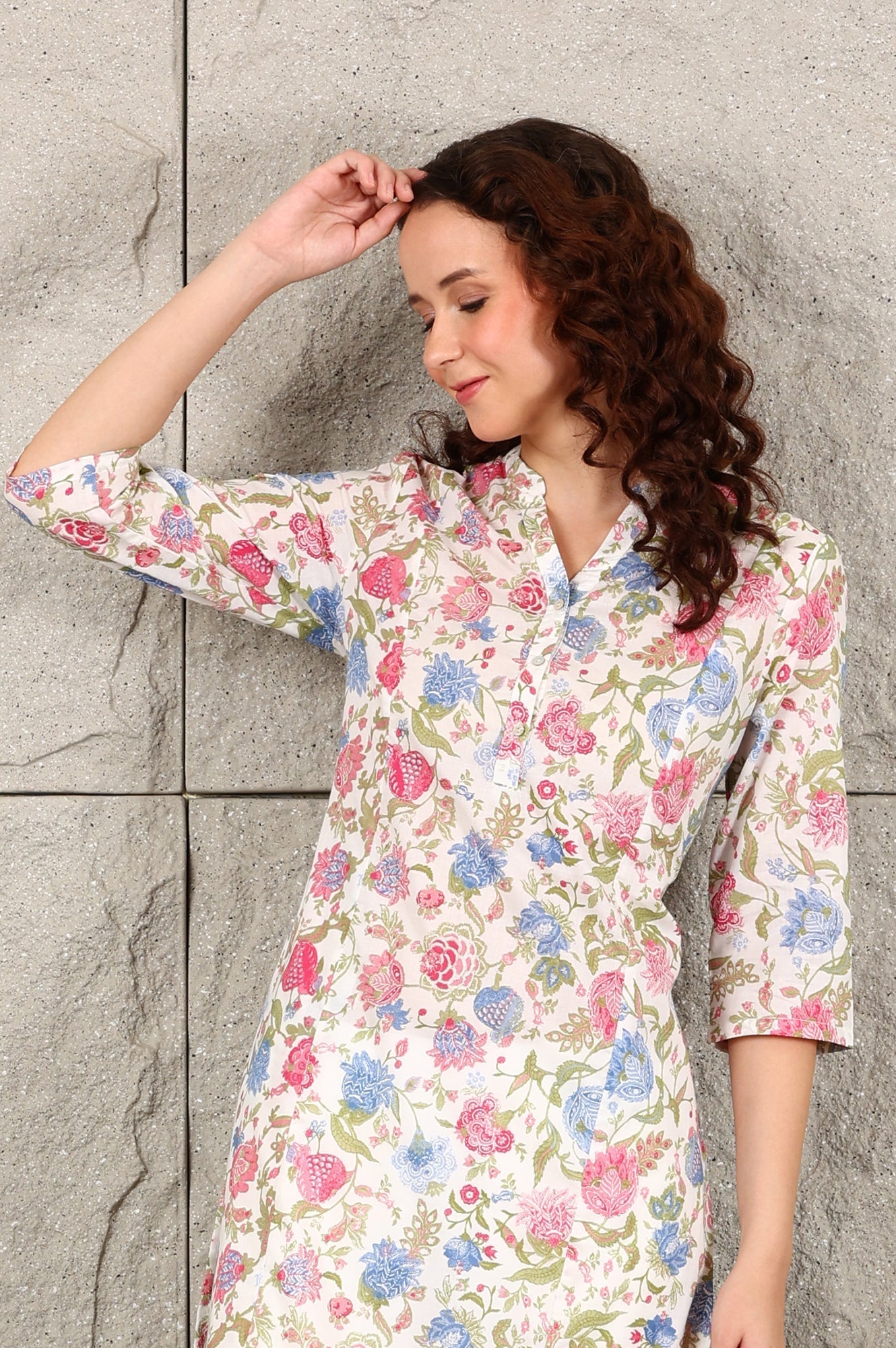W for Woman White Floral Printed Pure Cotton Straight Kurta