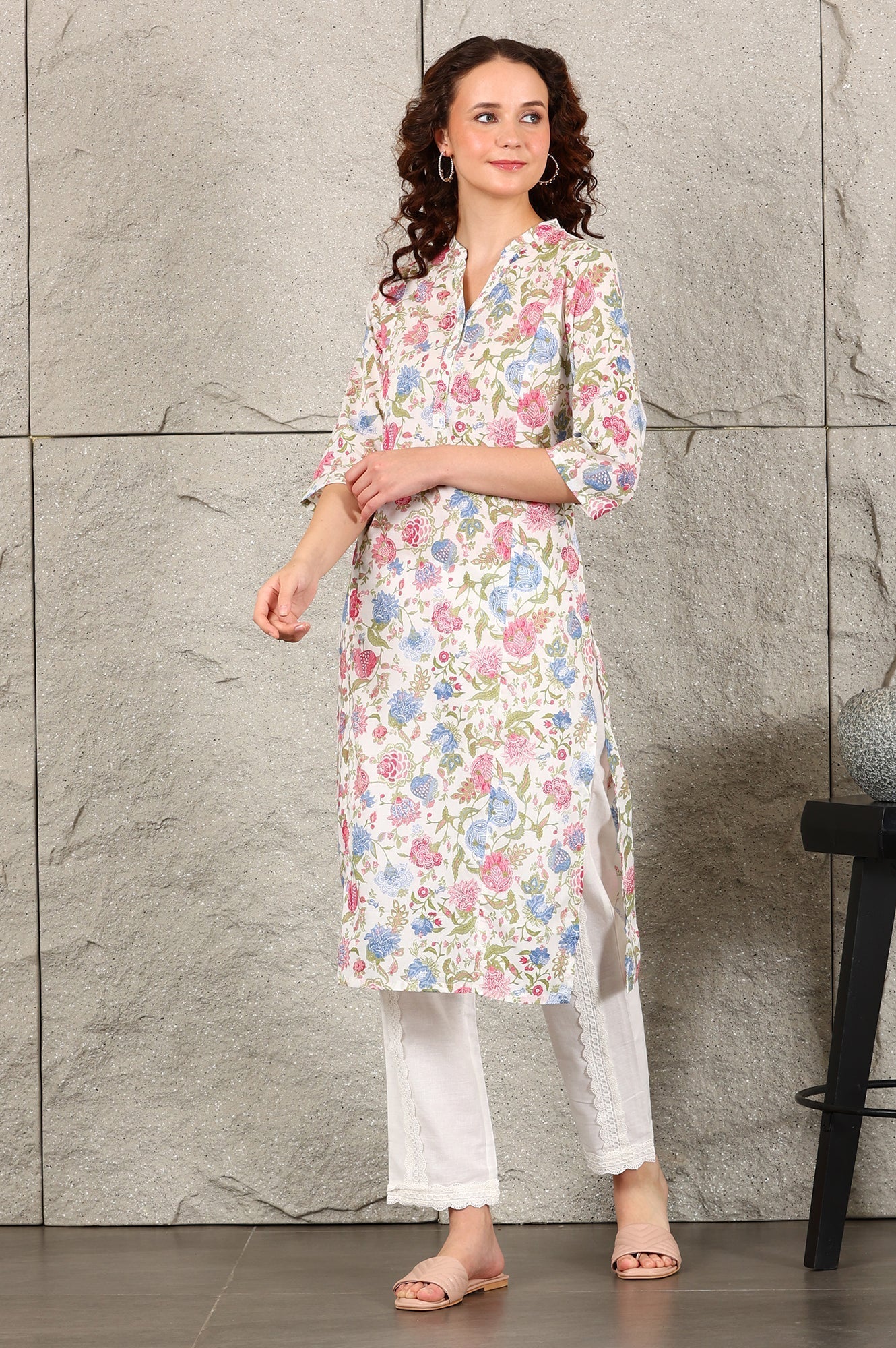 W for Woman White Floral Printed Pure Cotton Straight Kurta