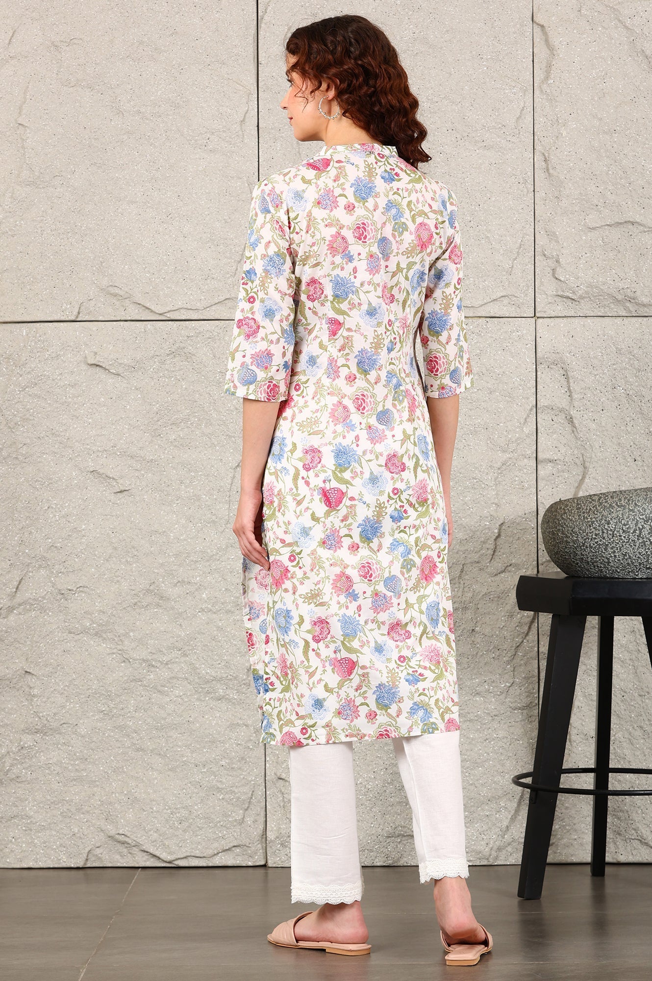 W for Woman White Floral Printed Pure Cotton Straight Kurta