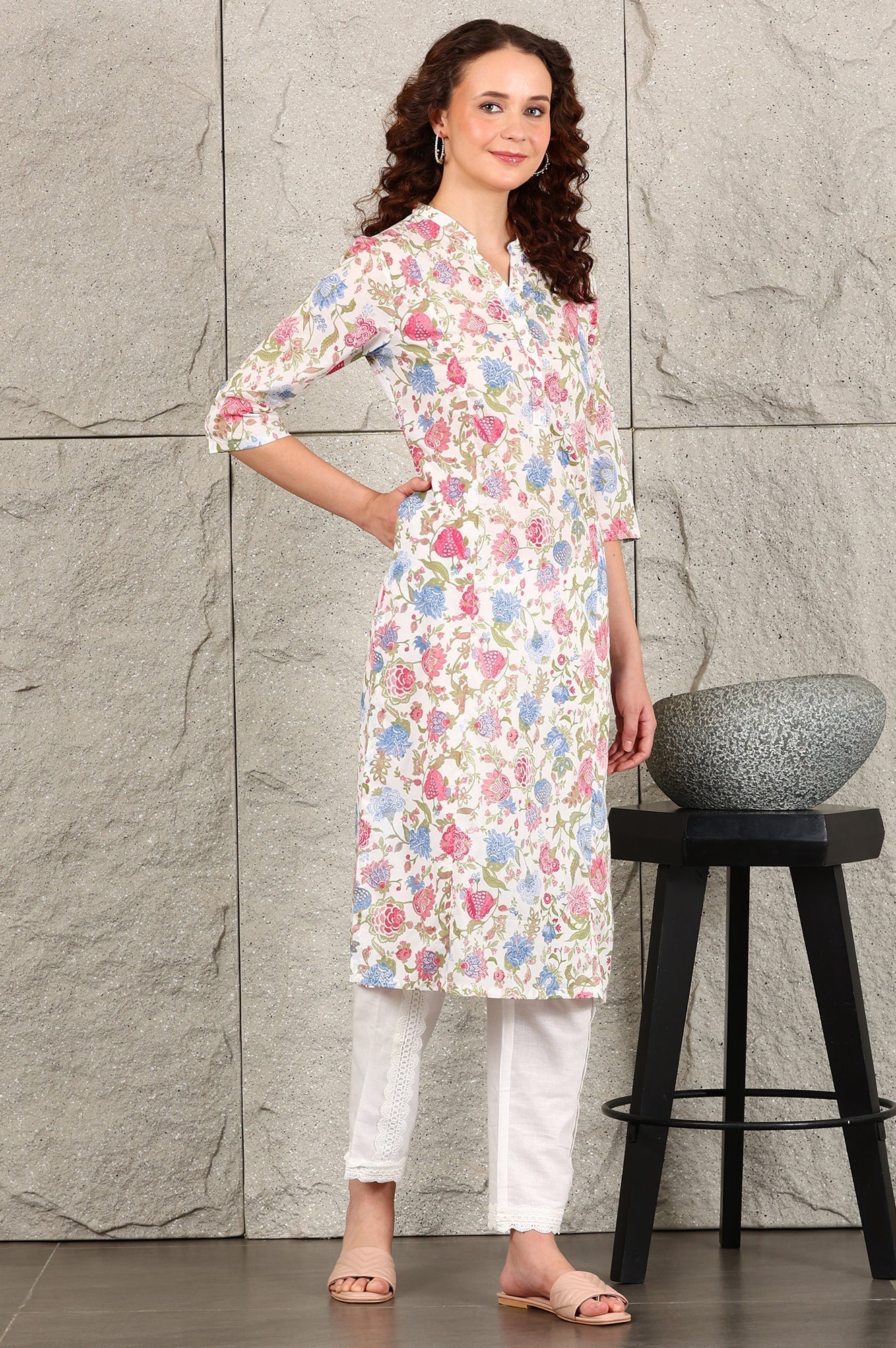 W for Woman White Floral Printed Pure Cotton Straight Kurta
