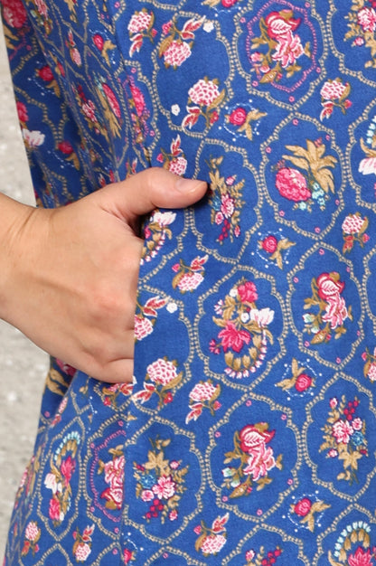 W for Woman Blue Small Buti Floral Printed Straight Kurta With Lace V-Neck