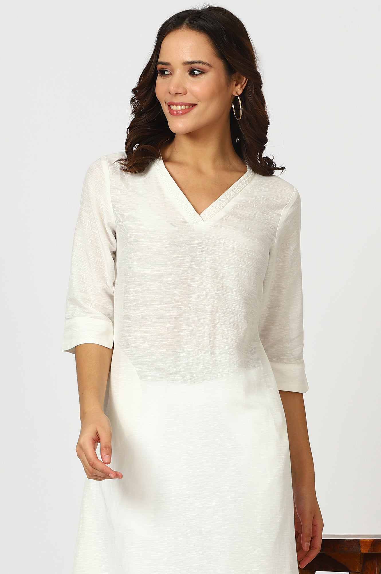 W for Woman Pink Solid Thread Work Rayon Straight Kurta
