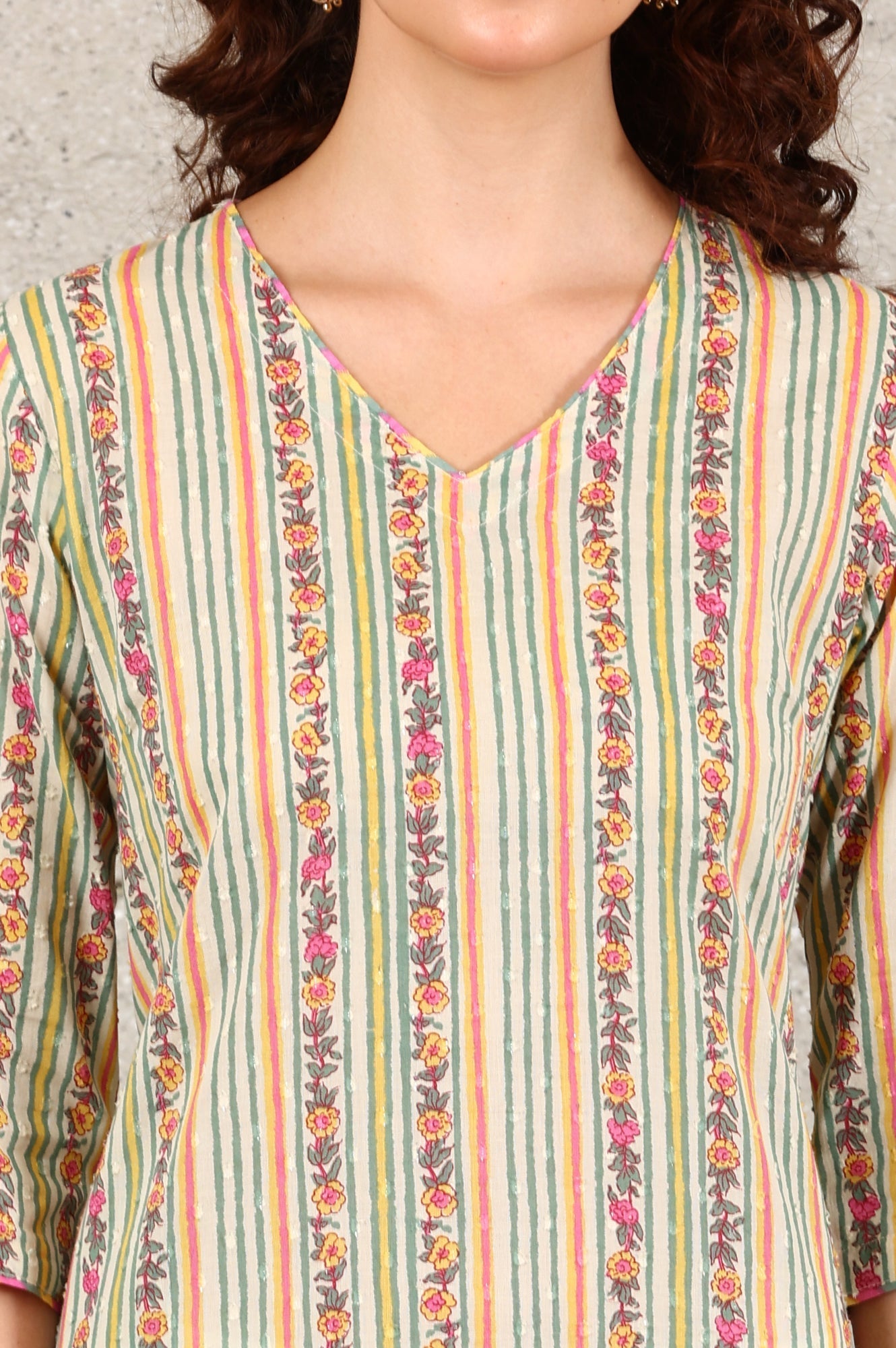 W for Woman Off White Floral Printed And Multi-Coloured Stripe Printed Cotton Blend Kurta