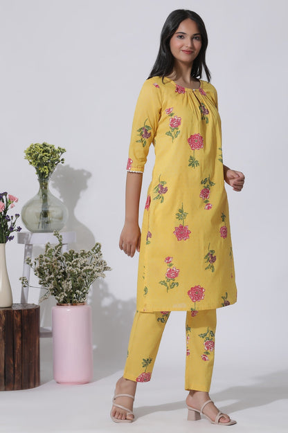 W for Woman Buttercup Yellow Floral Printed A-Line Cotton Kurta And Pants Co-Ord Set