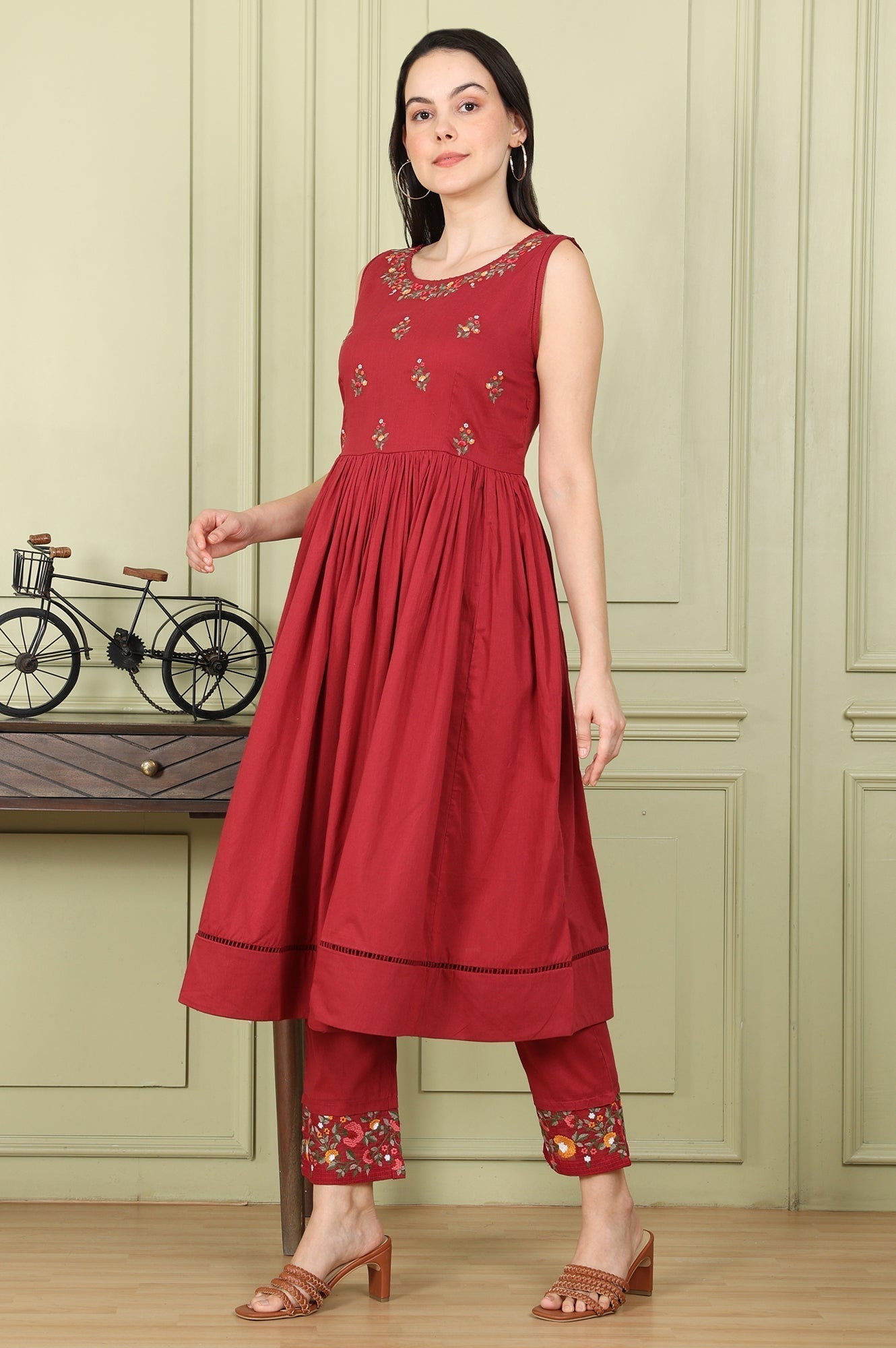 W for Woman Maroon Floral Thread Embroidered Pure Cotton Sleeveless Kurta, Pants and Dupatta Set