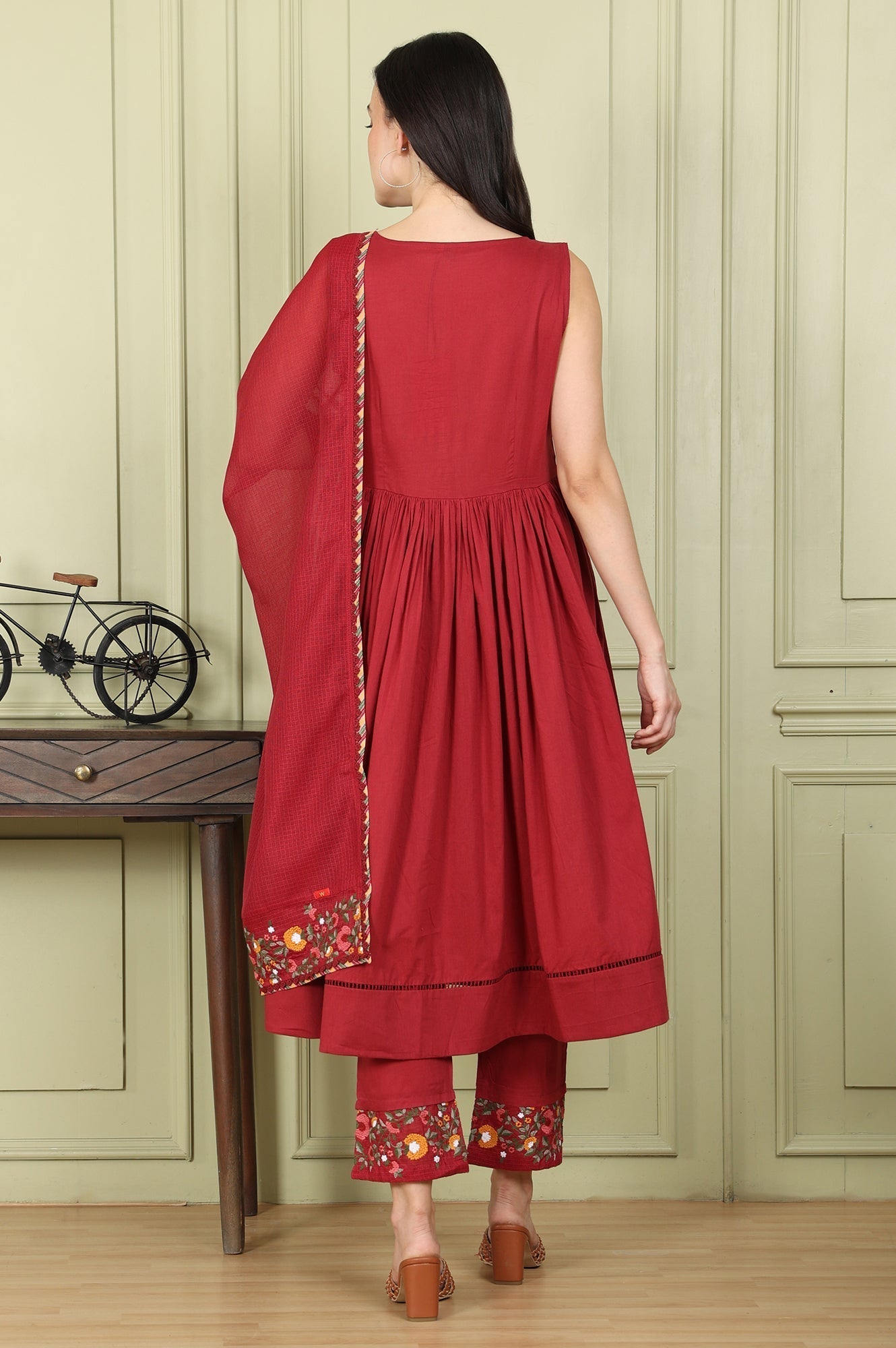 W for Woman Maroon Floral Thread Embroidered Pure Cotton Sleeveless Kurta, Pants and Dupatta Set