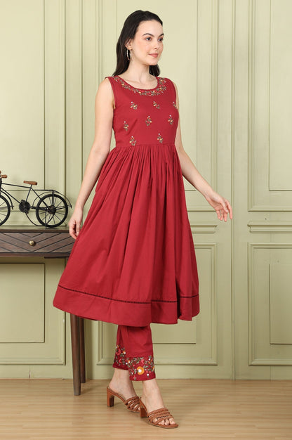 W for Woman Maroon Floral Thread Embroidered Pure Cotton Sleeveless Kurta, Pants and Dupatta Set