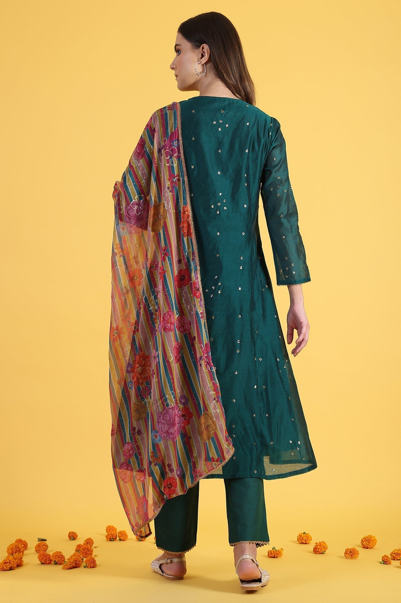 W for Woman Green Solid SequinsFlared Kurta & Straight pant with Dupatta Set
