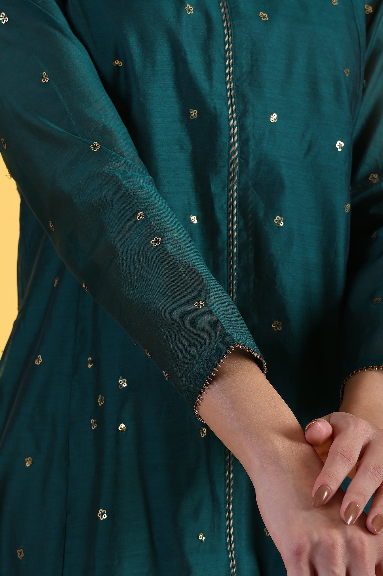 W for Woman Green Solid SequinsFlared Kurta & Straight pant with Dupatta Set