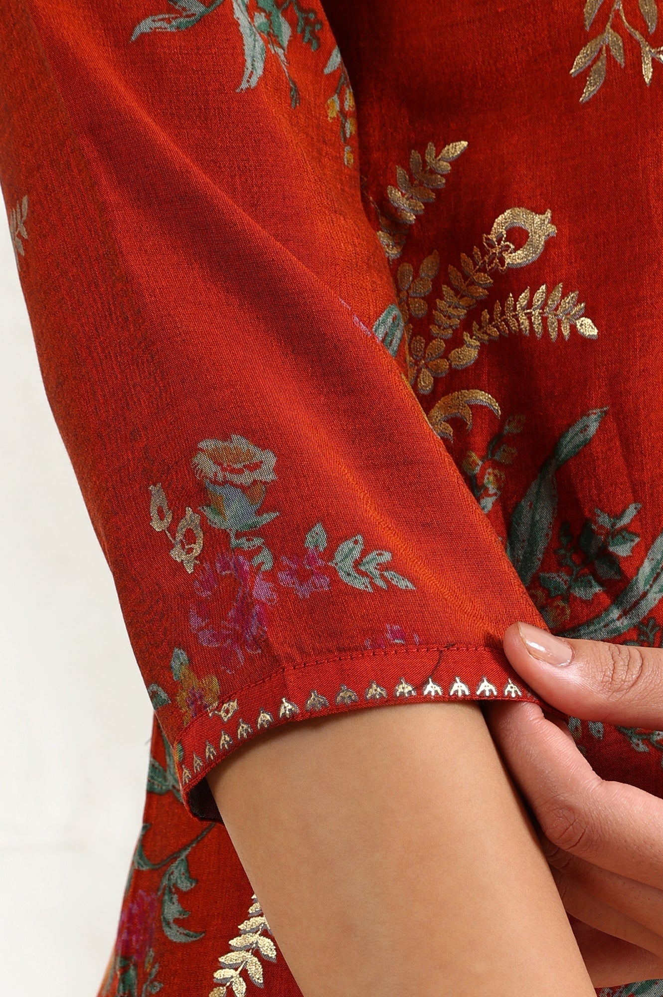 W for Woman Equestrian Red Foil Floral Printed Vicuna Crepe Straight Kurta And Pants Set