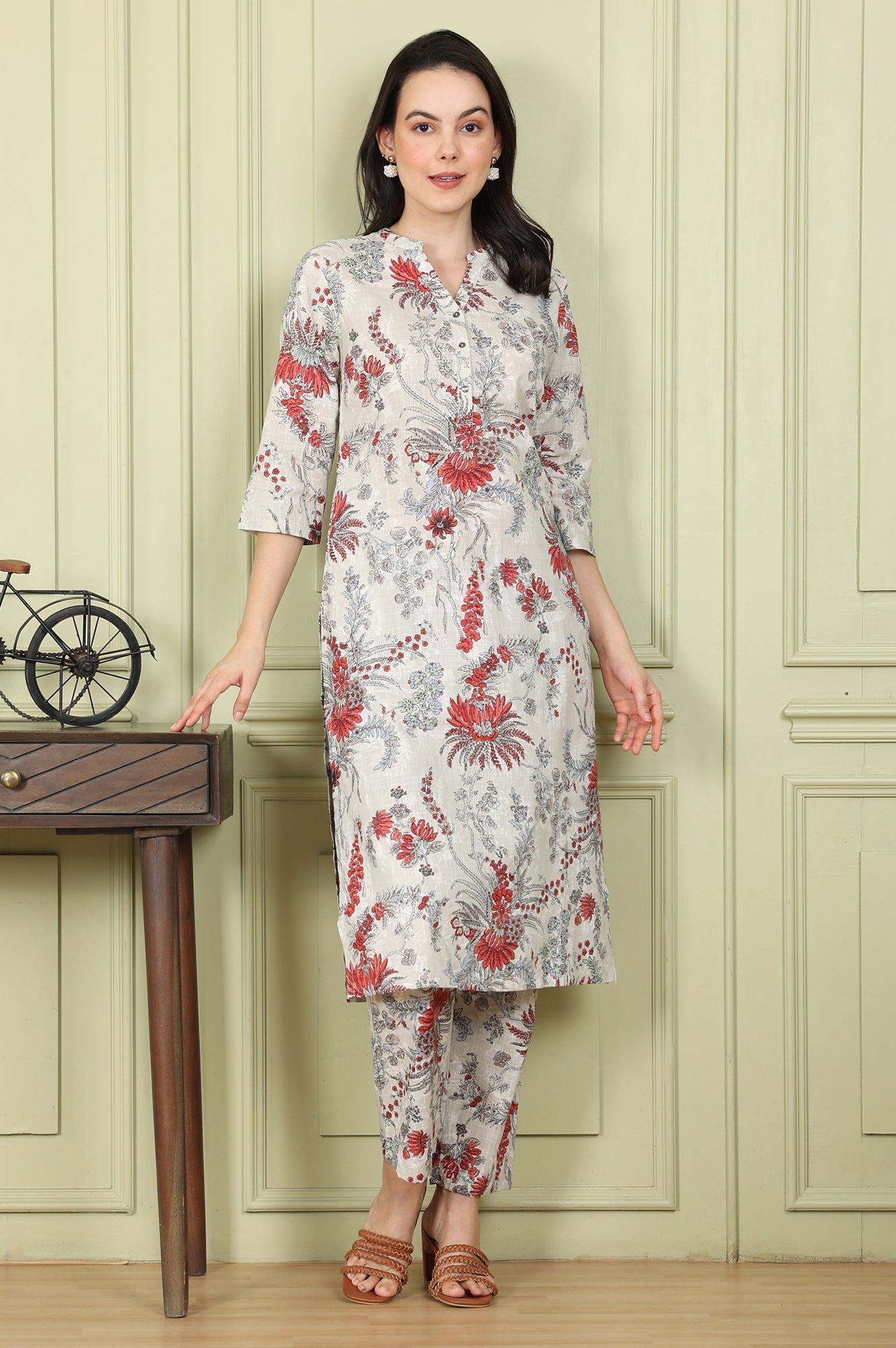 W for Woman White Floral Printed Pure Cotton Straight Kurta And Pants Set