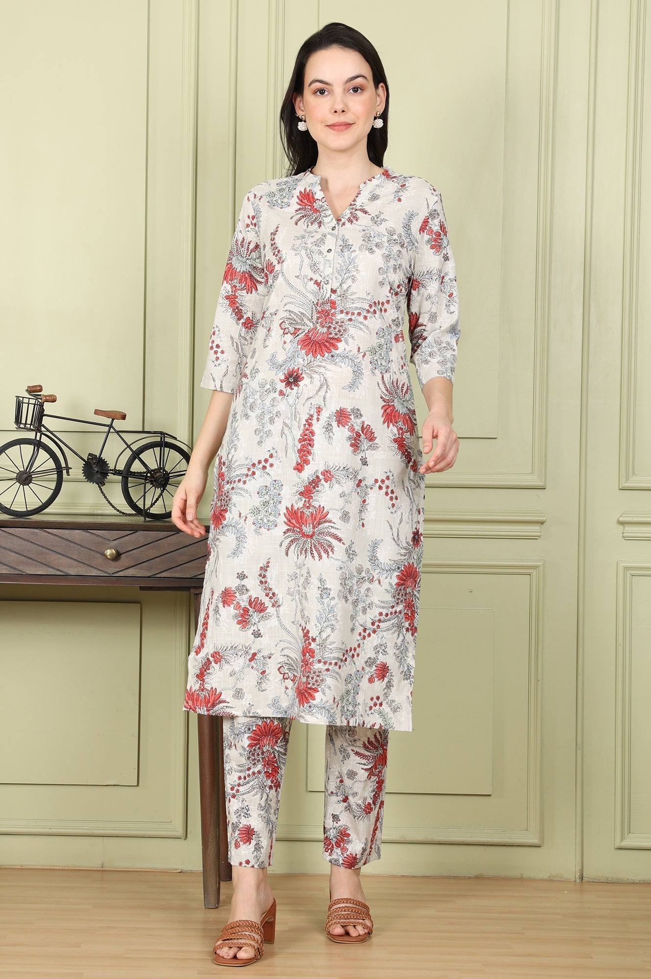 W for Woman White Floral Printed Pure Cotton Straight Kurta And Pants Set