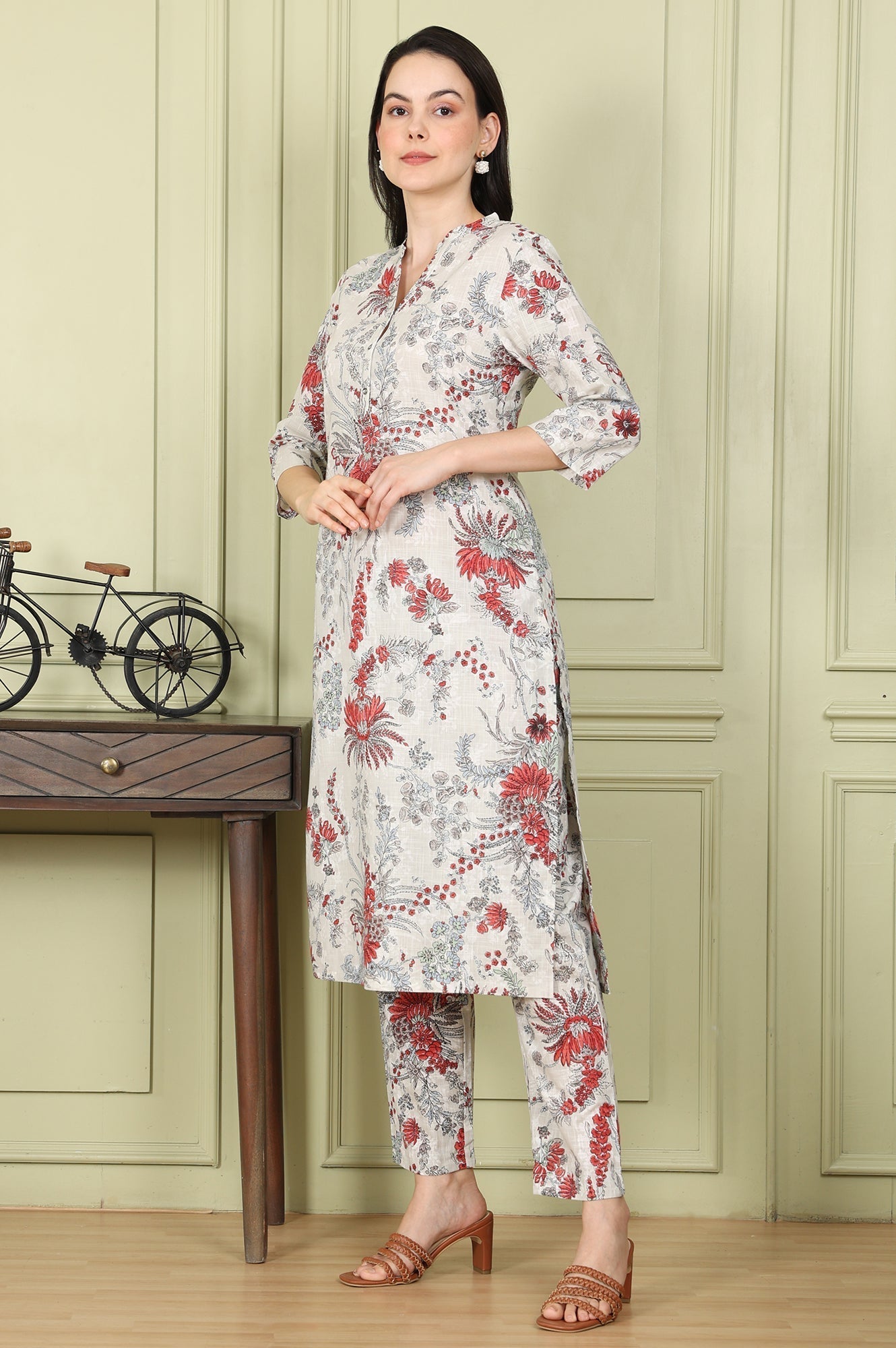 W for Woman White Floral Printed Pure Cotton Straight Kurta And Pants Set
