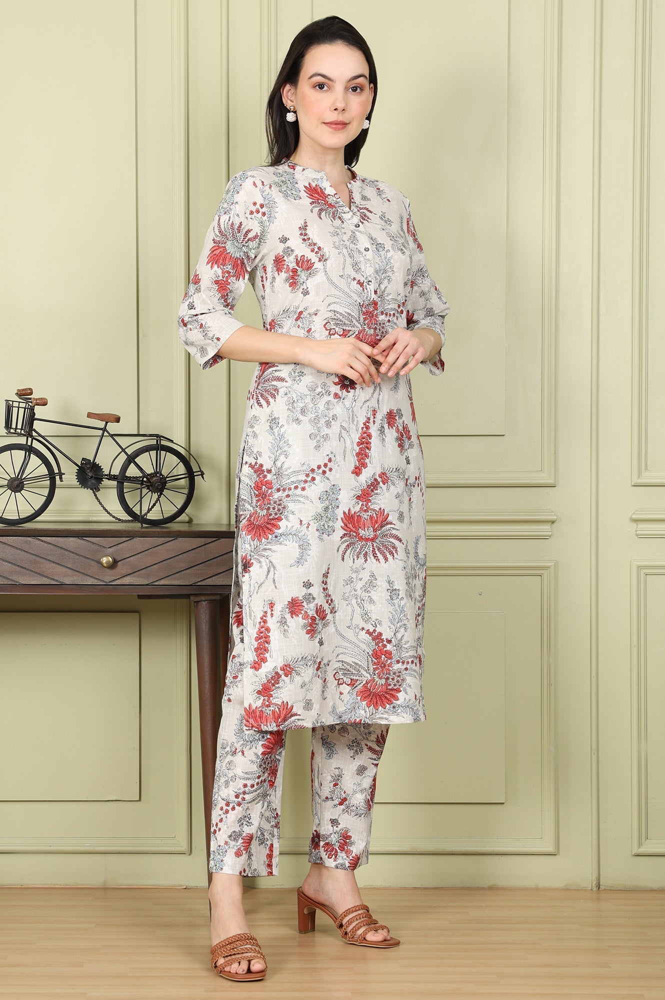 W for Woman White Floral Printed Pure Cotton Straight Kurta And Pants Set