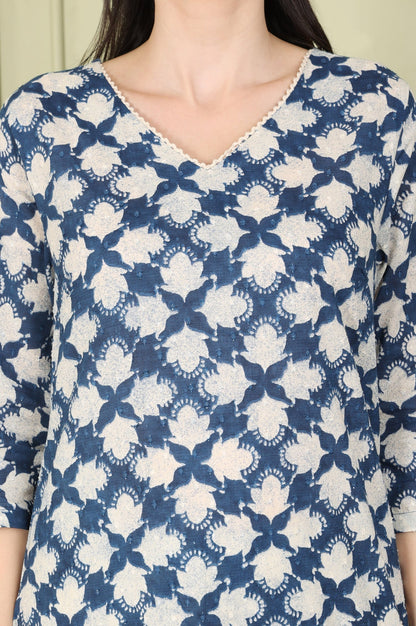 W for Woman Blue Floral Printed Cotton Blend Straight Kurta And Pants Co-Ord Set