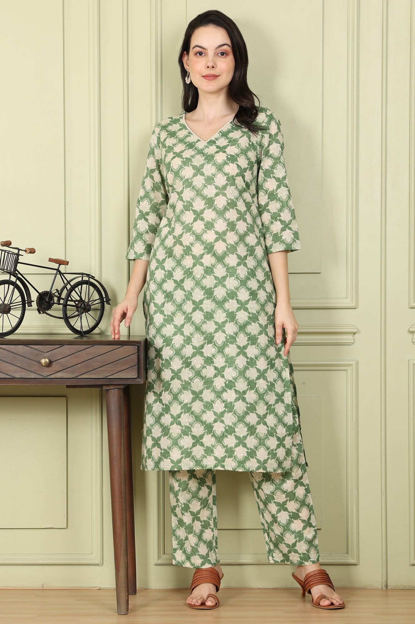 W for Woman Olive Green Floral Printed Cotton Blend Straight Kurta And Pants Co-Ord Set