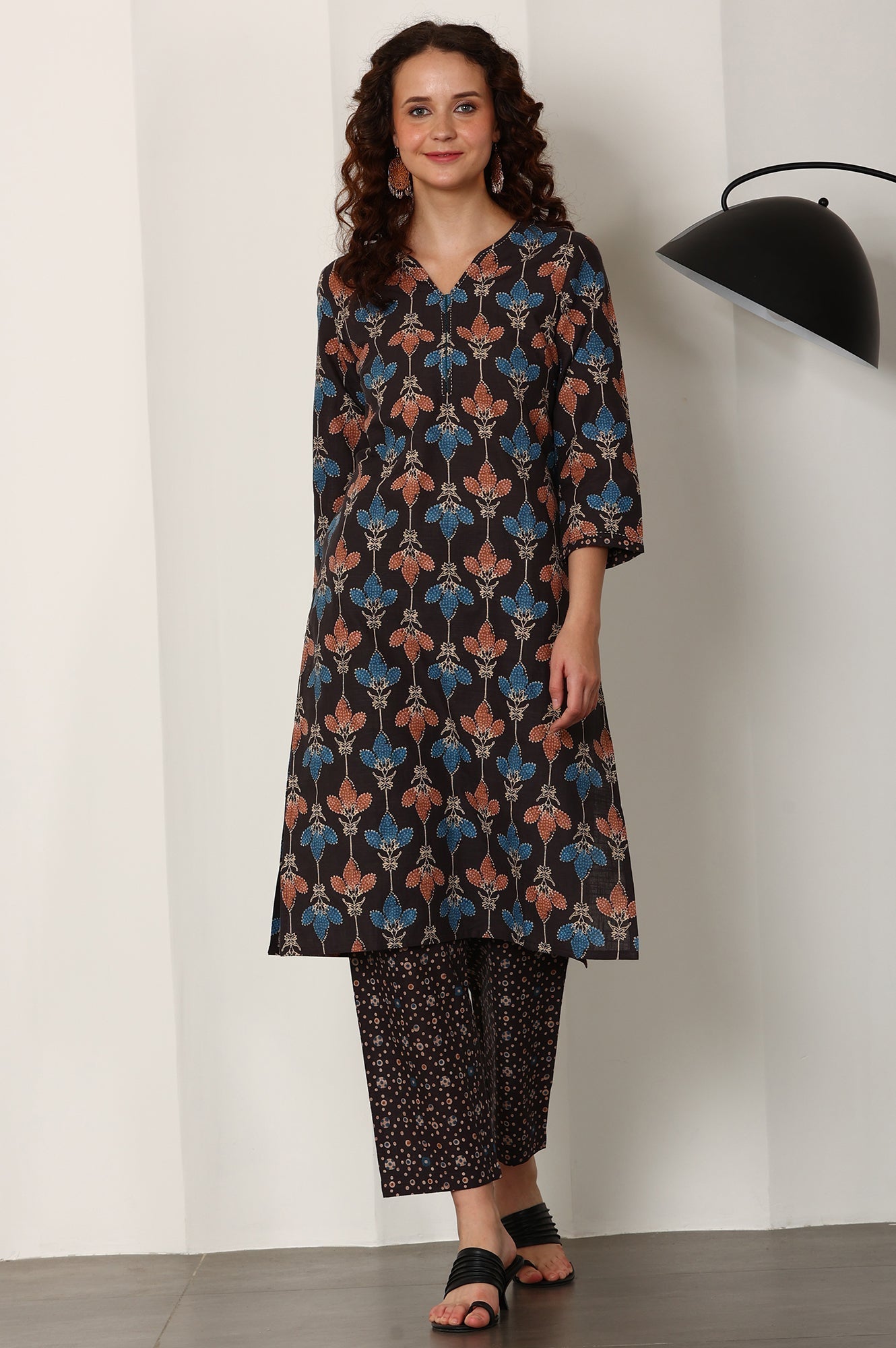 W for Woman Black Floral Printed Pure Cotton Kurta And Pants Co-Ord Set
