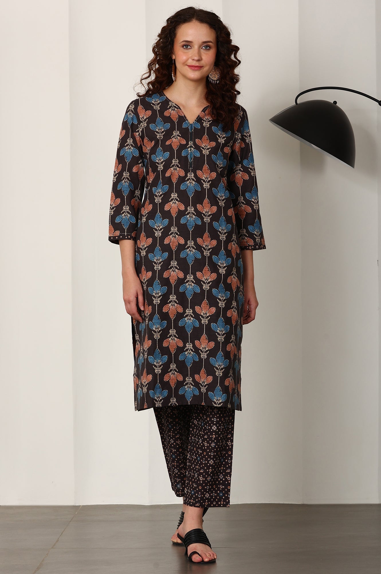 W for Woman Black Floral Printed Pure Cotton Kurta And Pants Co-Ord Set