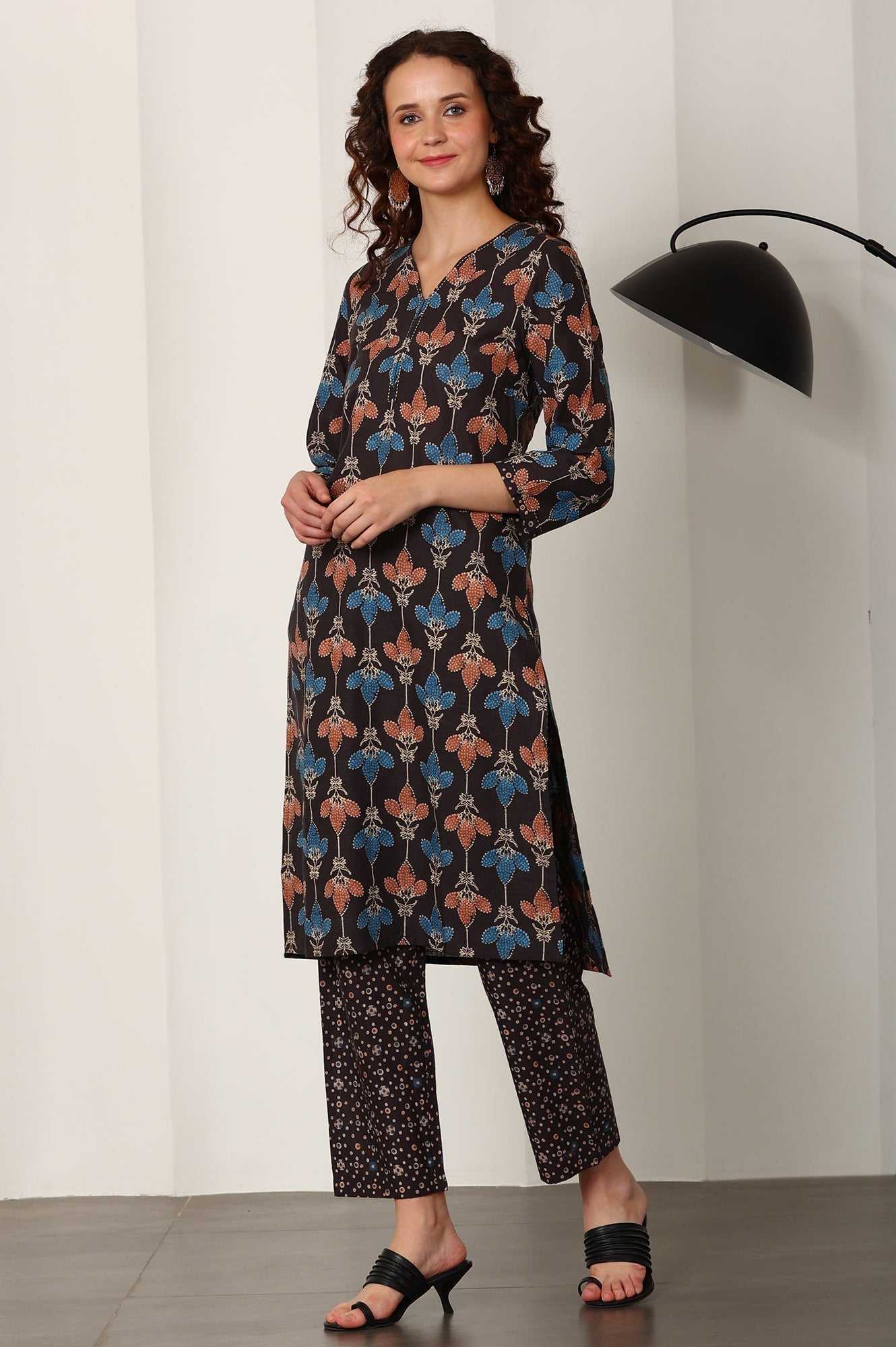 W for Woman Black Floral Printed Pure Cotton Kurta And Pants Co-Ord Set