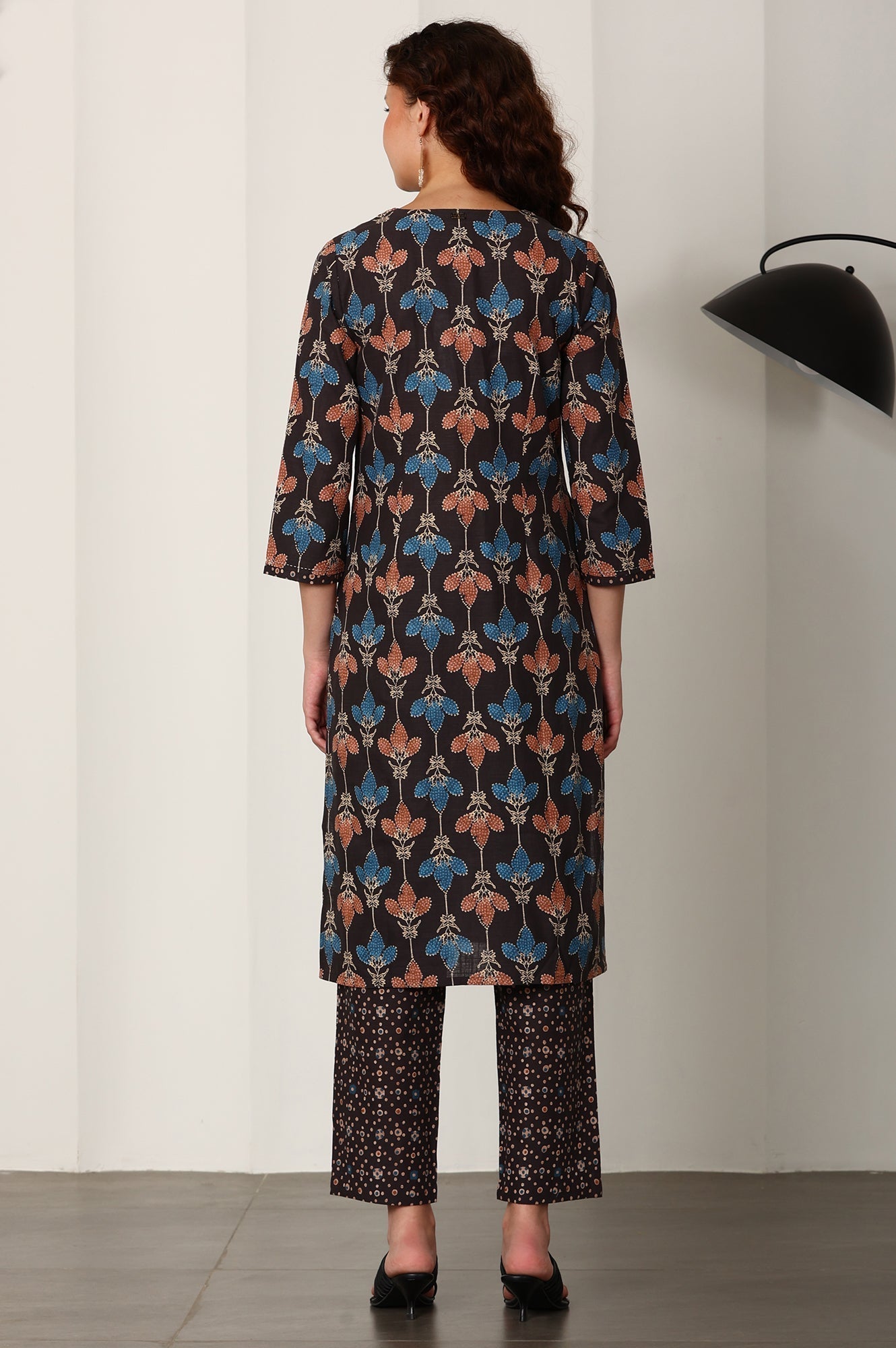W for Woman Black Floral Printed Pure Cotton Kurta And Pants Co-Ord Set