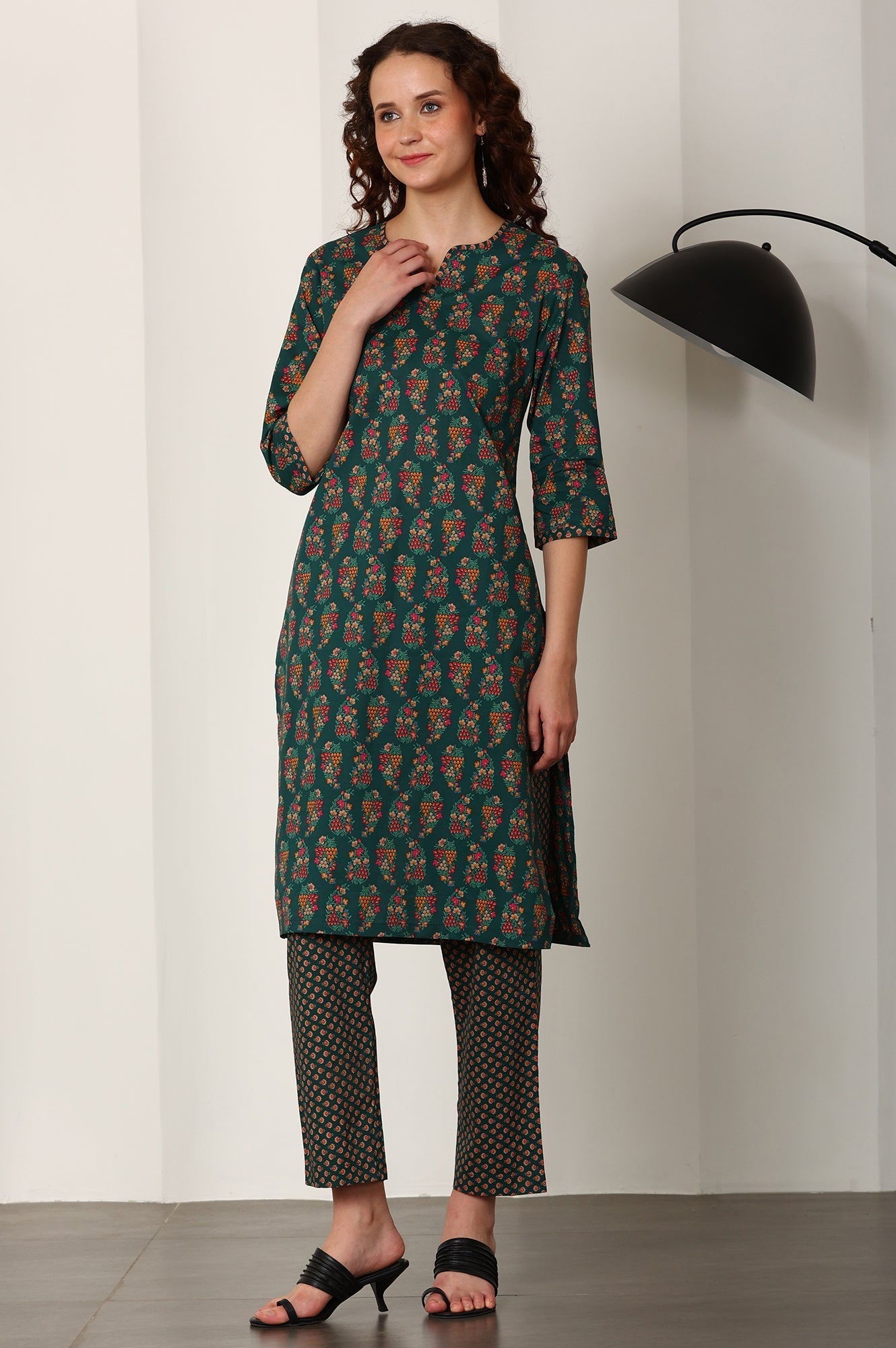 W for Woman Bottle Green Floral Printed Pure Cotton Kurta, Pants And Dupatta Set