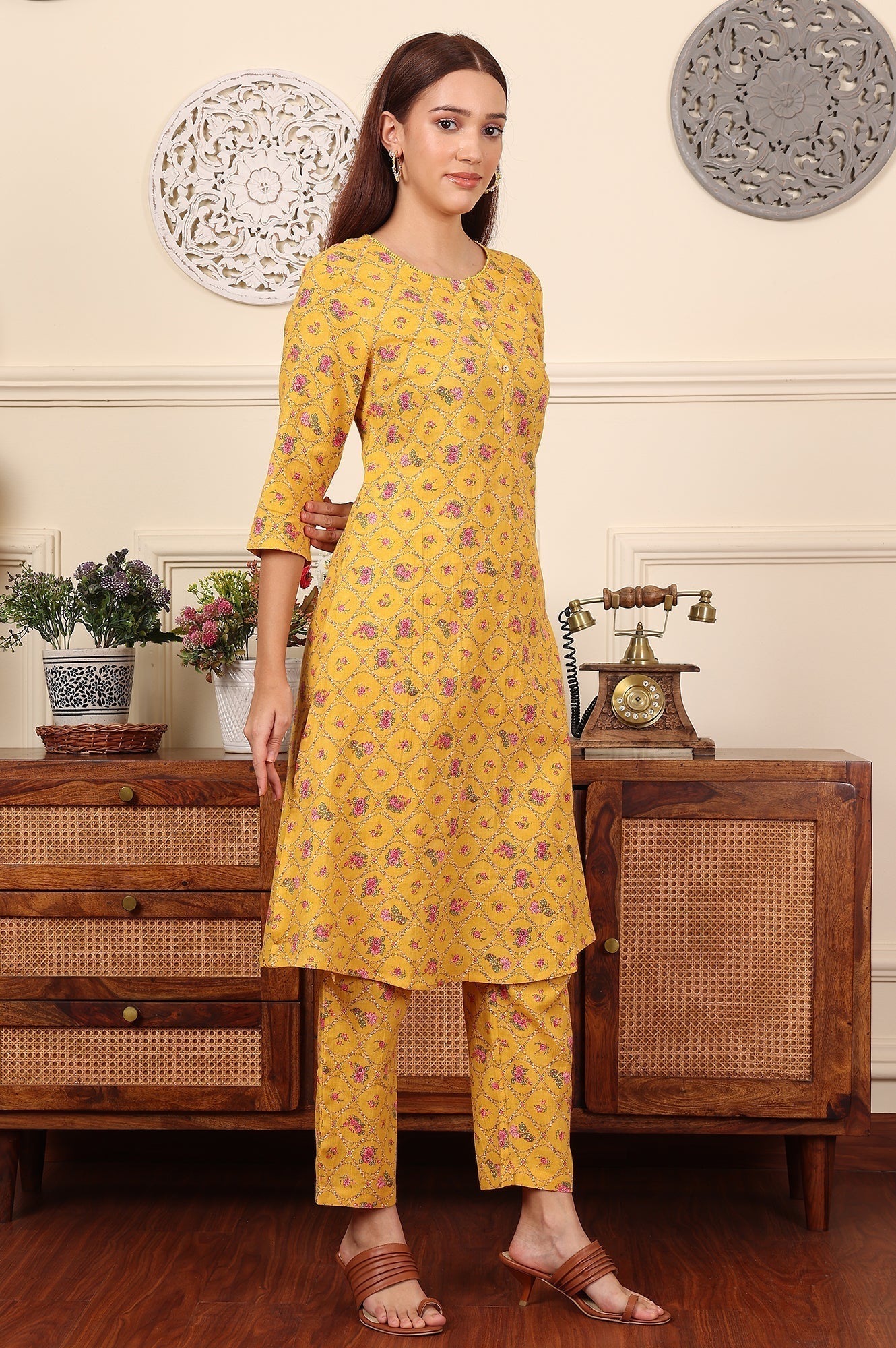 W for Woman Yellow Floral Printed Pure Cotton Kurta And Pants Co-Ord Set