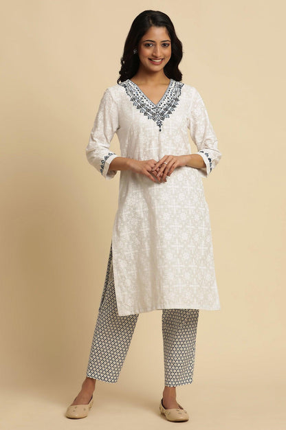W for Woman White Cotton Kurta With Embroidered Neck