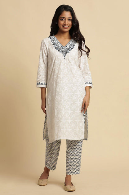 W for Woman White Cotton Kurta With Embroidered Neck