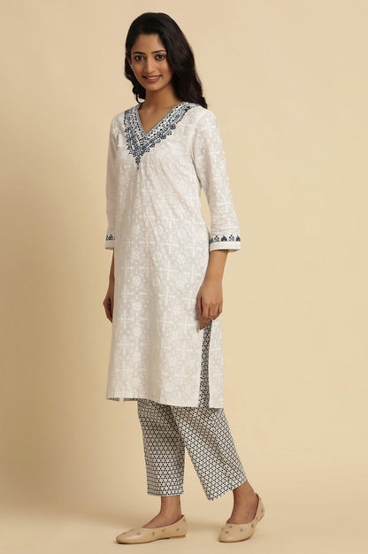 W for Woman White Cotton Kurta With Embroidered Neck