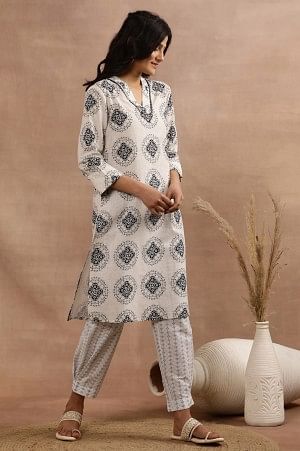 W for Woman Off-White Geometric Printed V-Neck Kurta