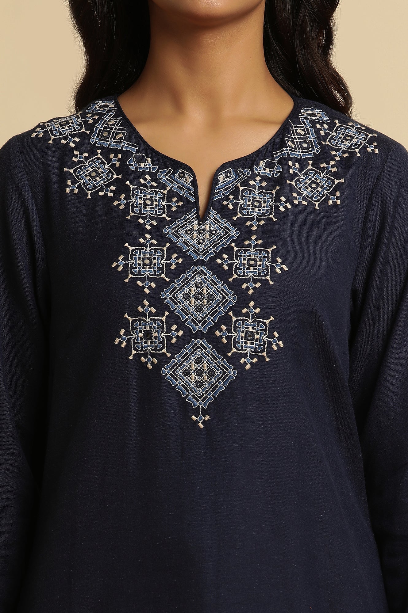 W for Woman Blue Solid Thread Work Rayon Flax Straight Kurta and Slim Pant Set