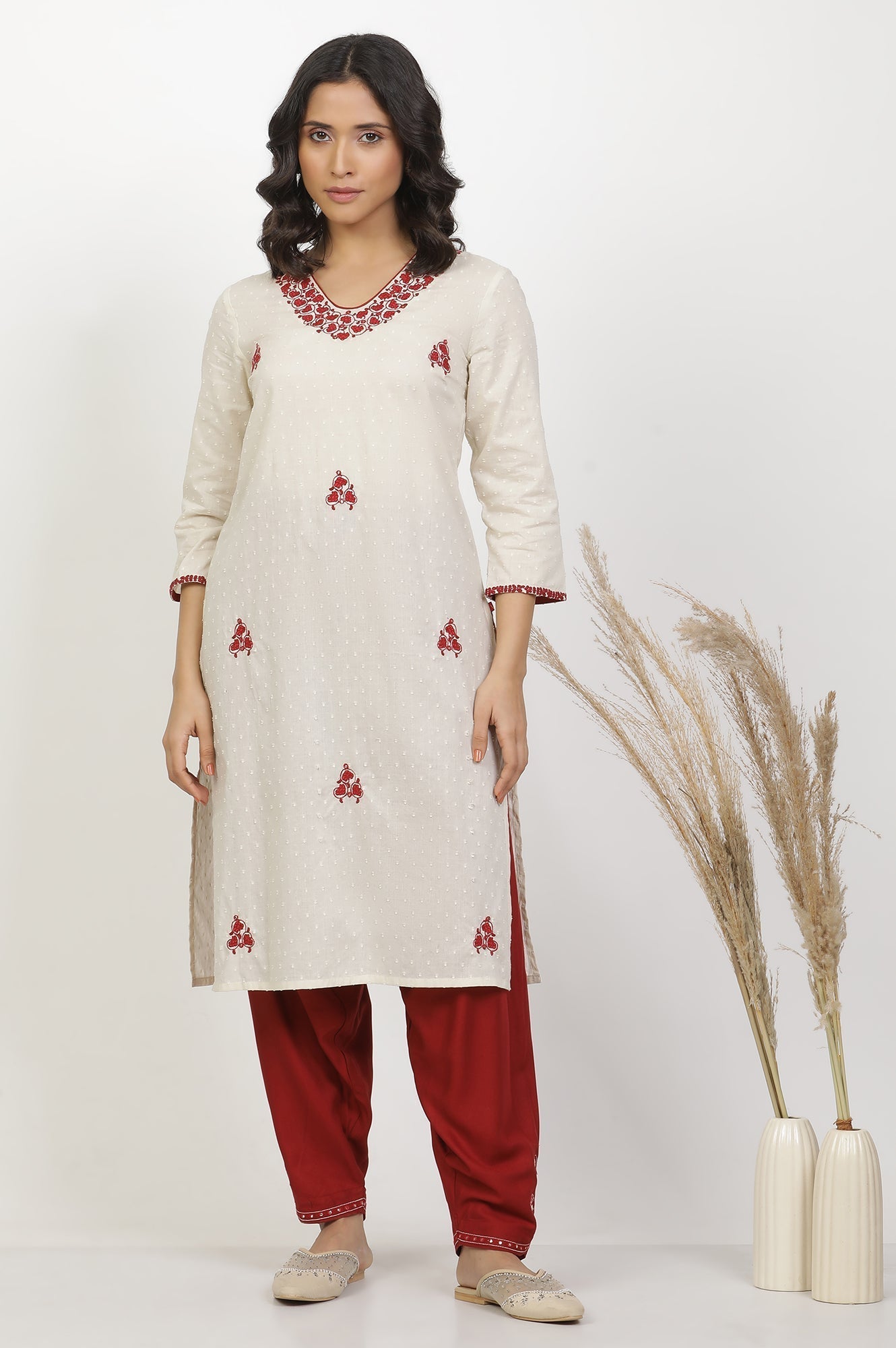 W for Woman White Cotton Kurta With Red Embroidery