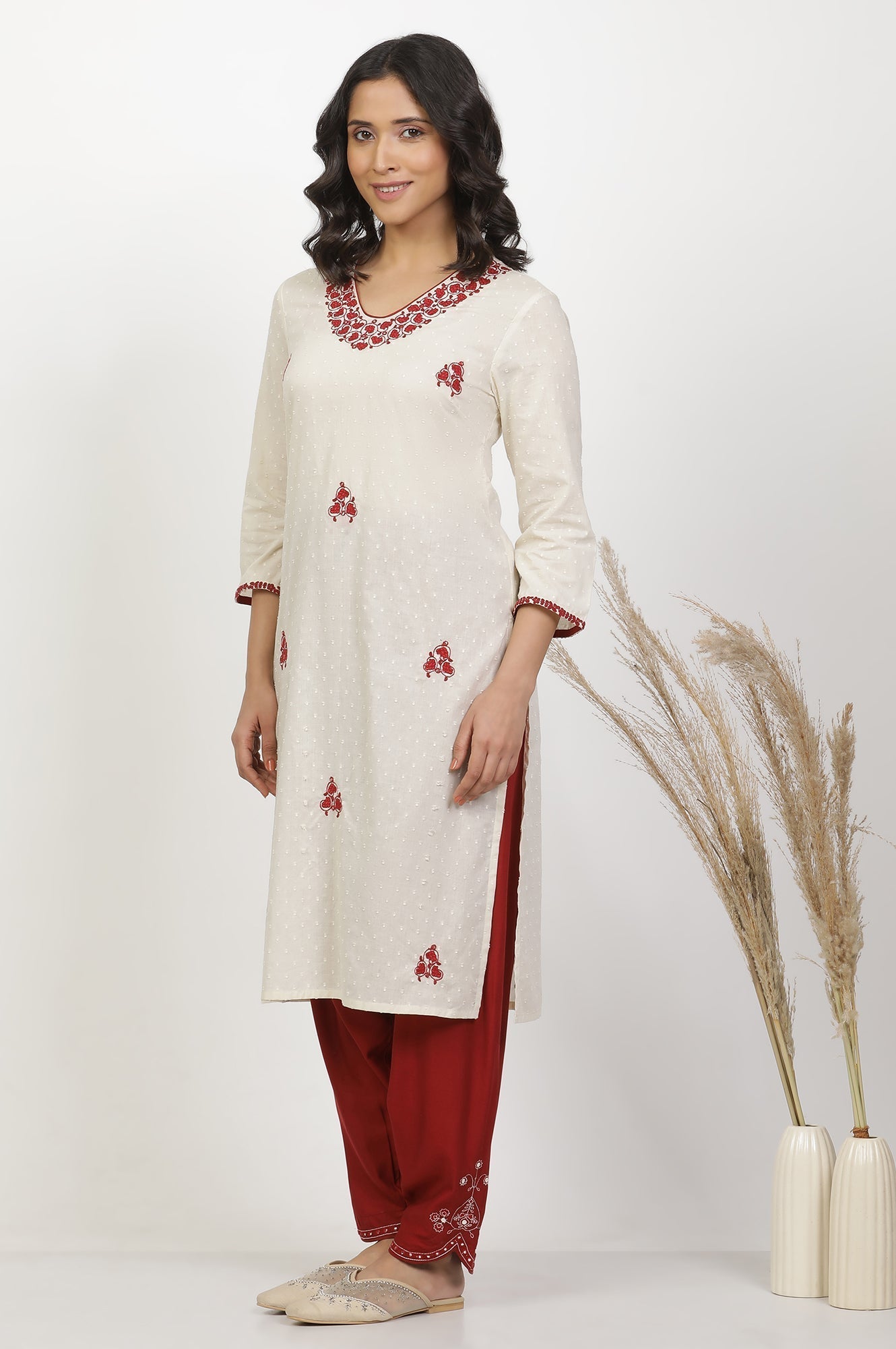 W for Woman White Cotton Kurta With Red Embroidery