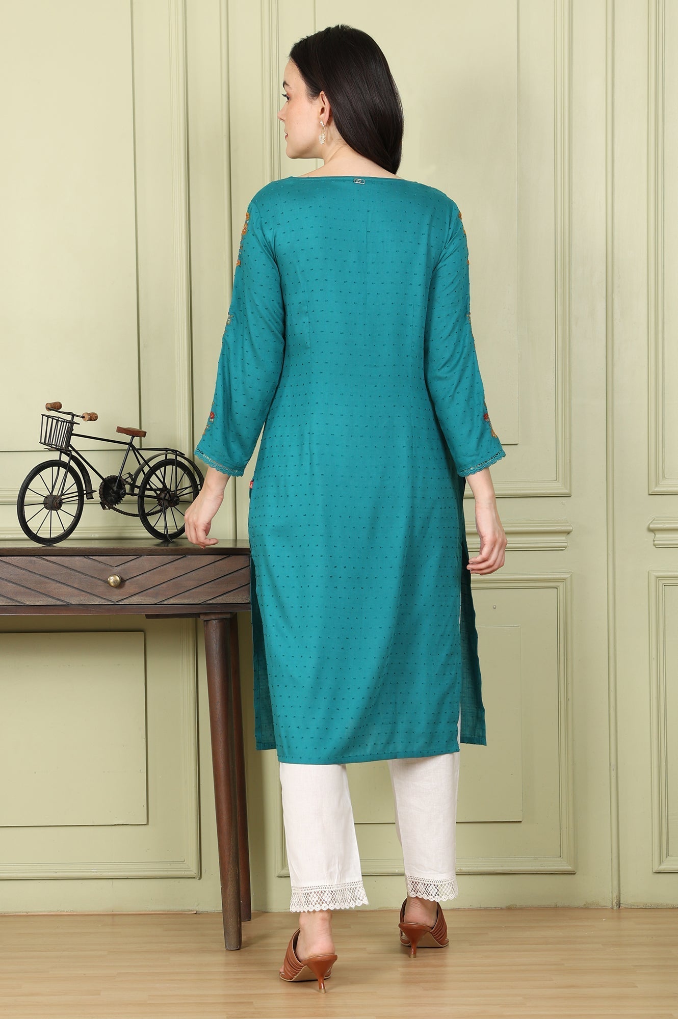 W for Woman Teal Thread Embroidered Neck Textured Dobby Straight Kurta