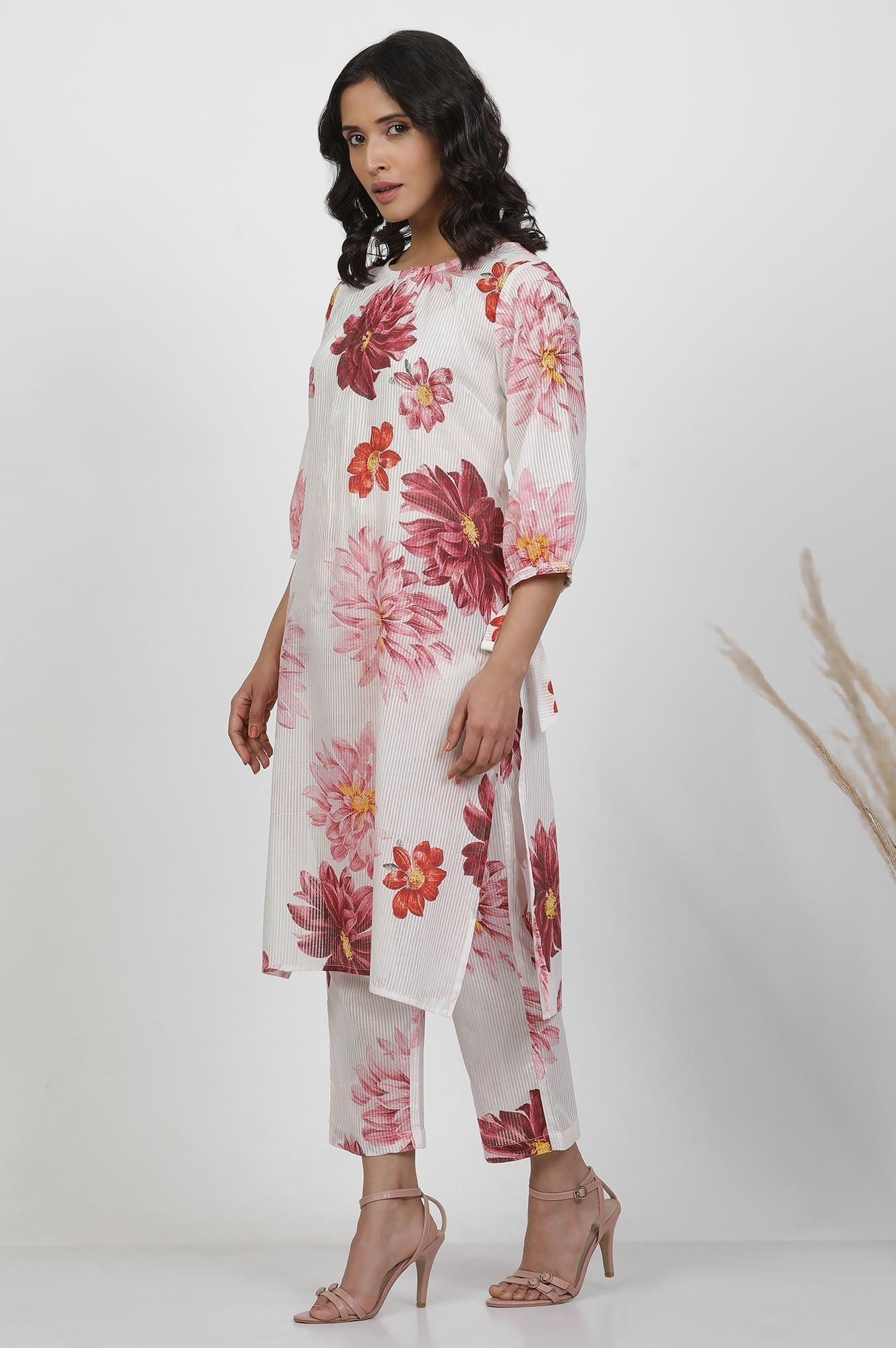W for Woman White Cotton Bold Floral Printed Kurta